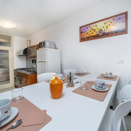 Guesthost - Udine's Heart Apartamento