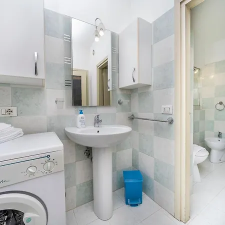 Guesthost - Udine's Heart