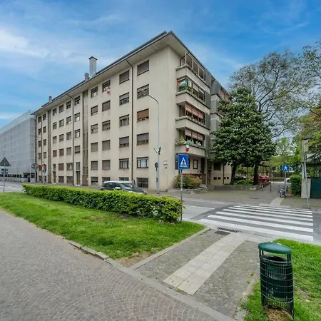 Guesthost - Udine's Heart Apartamento Udine