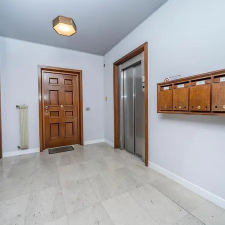 Guesthost - Udine's Heart Apartamento *