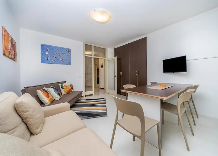 Guesthost - Udine's Heart *